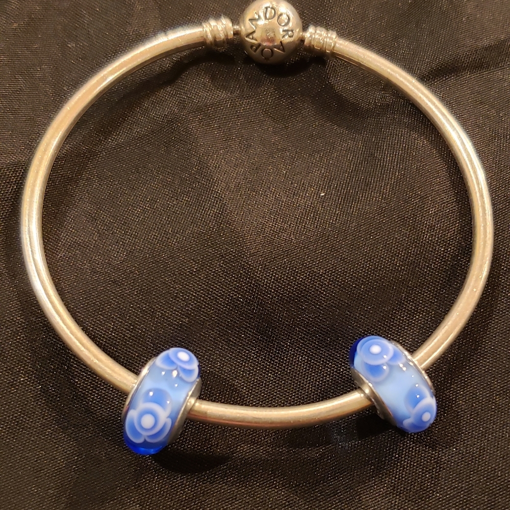 Authentic pandora bangle bracelet with 2 charms